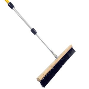 Telescopic concrete brush